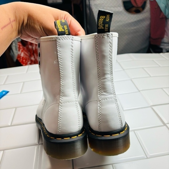 Dr/Doc Martens 1460 SMOOTH LEATHER LACE UP BOOTS US 7 White - Picture 3 of 14